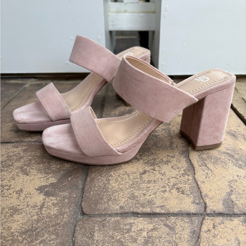 Elegant Pink Suede Block Heel Sandals